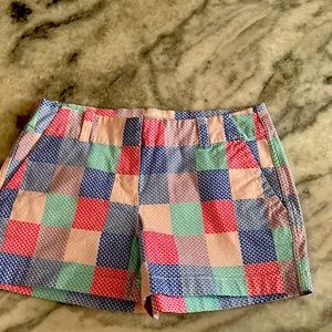 Vineyard Vines size 2 multi color chino short